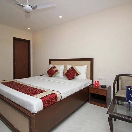 OYO 9028 Hotel Blu Pebbles Nuova Delhi Esterno foto