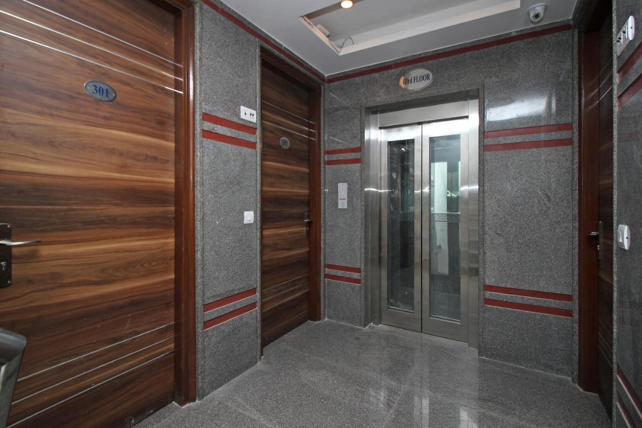 OYO 9028 Hotel Blu Pebbles Nuova Delhi Esterno foto