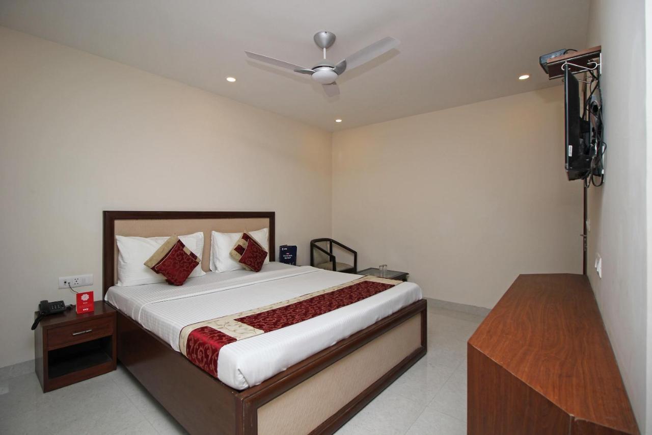 OYO 9028 Hotel Blu Pebbles Nuova Delhi Esterno foto