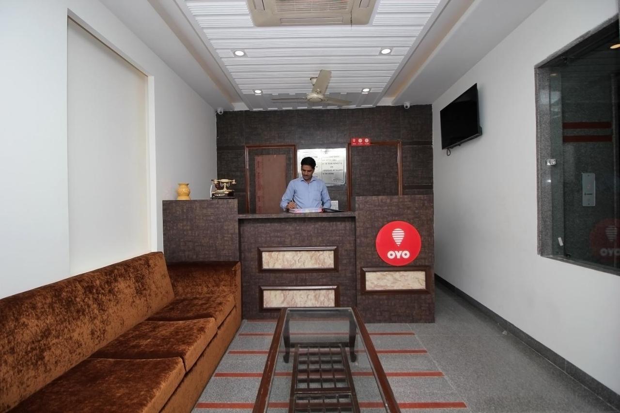 OYO 9028 Hotel Blu Pebbles Nuova Delhi Esterno foto