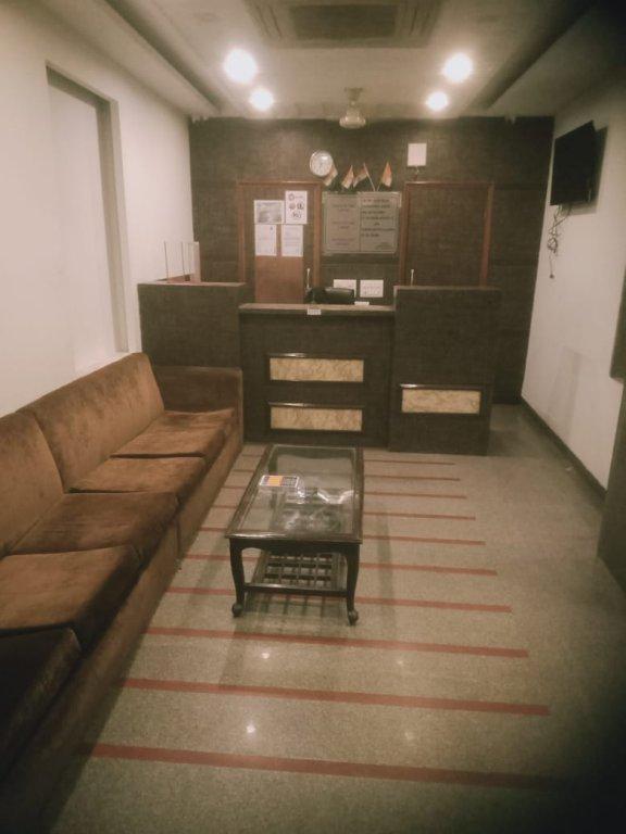 OYO 9028 Hotel Blu Pebbles Nuova Delhi Esterno foto